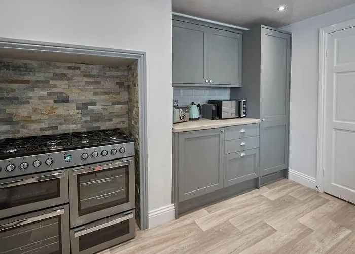 Host & - Riftswood At Ruby