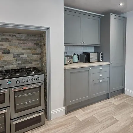 Host & - Riftswood At Ruby